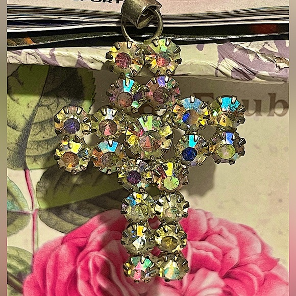 Crystal cross necklace aurora borealis sparkly vintage 1.5" high one-of-a-kind - Picture 4 of 7